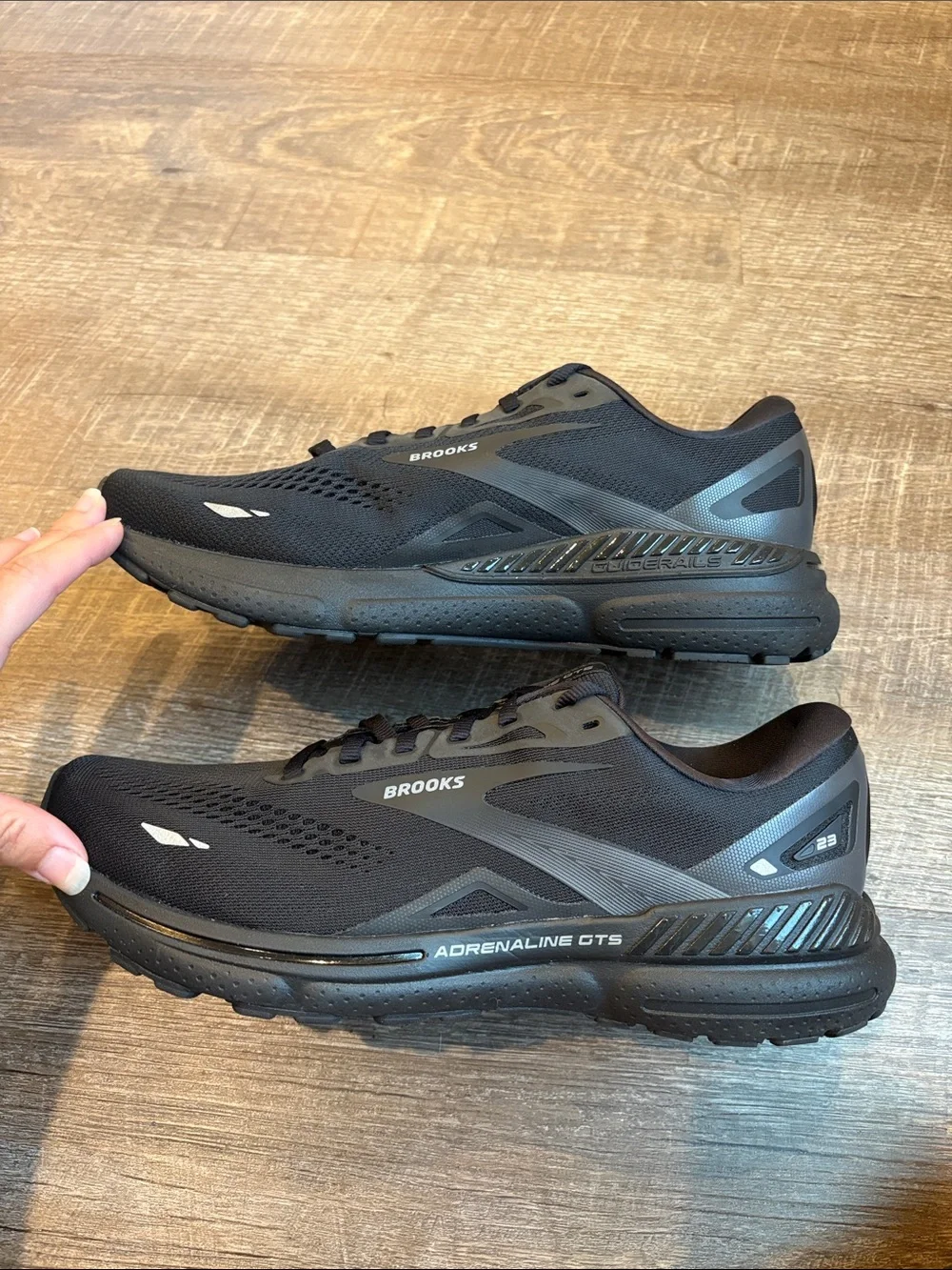 Brooks Adrenaline GTS 23 Running Shoes Women’s 11.5W WIDE Black